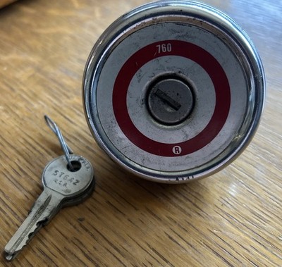 STANT Locking Gas Cap With 2 Keys. #760 USA