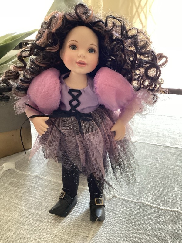 Marie Osmond Trick Or Treat Porcelain Doll 2006 Preowned 