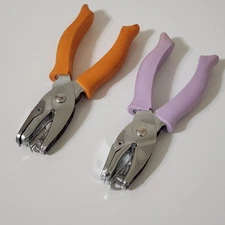 Lot 2 Fiskars Soft Grip Hole Punches FLOWER CIRCLE Paper Punch Crafts