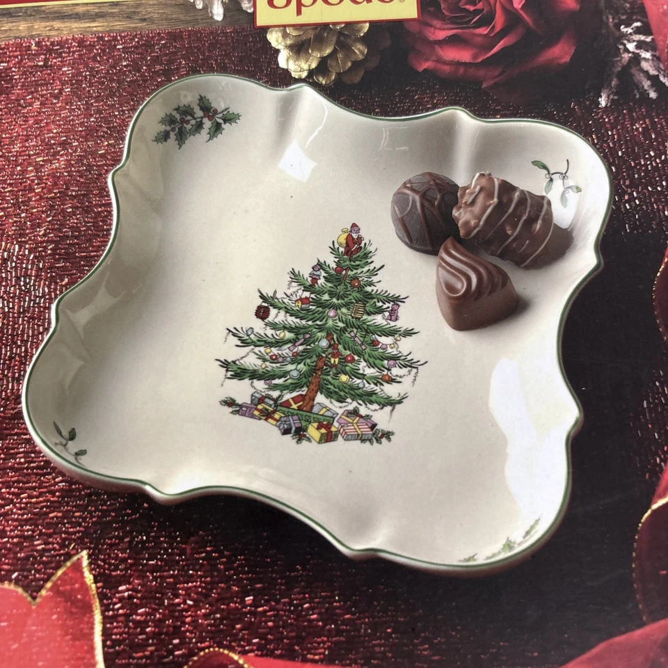 Spode Christmas Tree Fine Earthenware 8 Inch Devonia Tray, Holiday Serving Bowl - Image 2 of 4