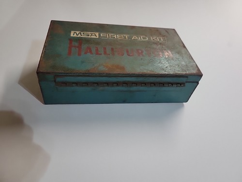 Halliburton Oil Company First Aid Kit With Content. - Picture 2 of 19