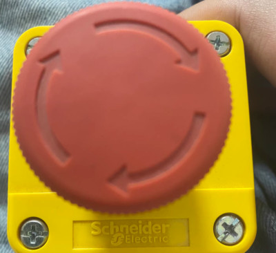 1PC NEW Schneider Emergency stop button cassette switch XALJ01C 1NC #LL
