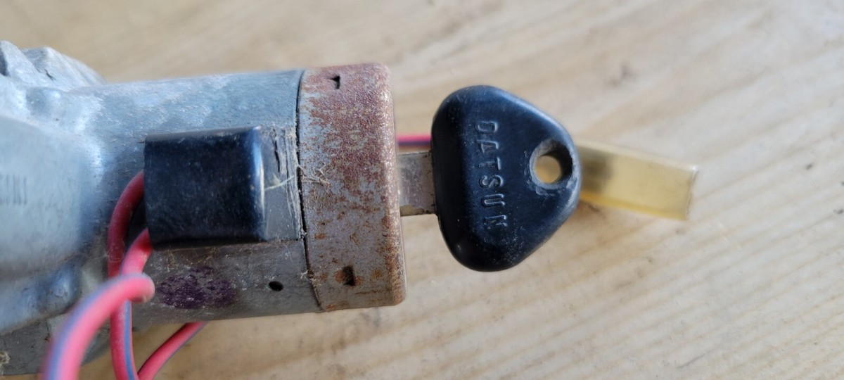 Datsun 280ZX L28 Original oem IGNITION SWITCH CYLINDER