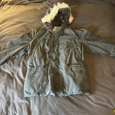 VTG Military Type N3B Men's Size Medium Sage Green Parka Jacket