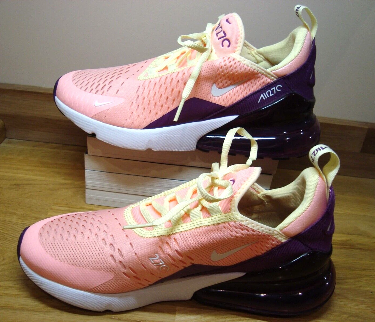 Ladies peach nike trainers clearance