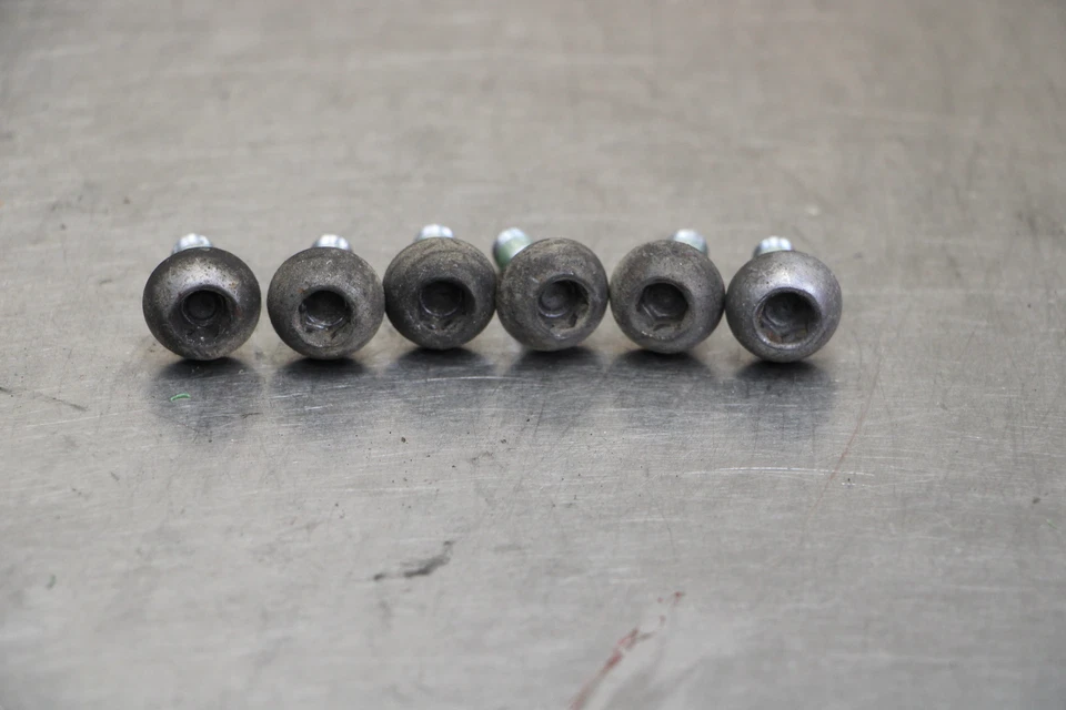 03-04 JUEGO DE TORNILLOS DE ROTOR DE FRENO DELANTERO HONDA CBR600RR CBR 600RR Foto 2 de 4