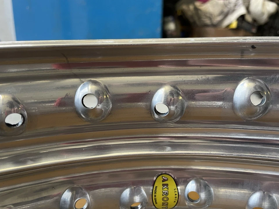 CERCHIO AKRONT 1.85 X 19 36S 491 E DOT 36 FORI RIM ALLUMINIO GILERA GUZZI NORTON - Immagine 3 di 4