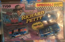 Tyco Richard Petty HP7 High Performance Racing Cars Twin Pack