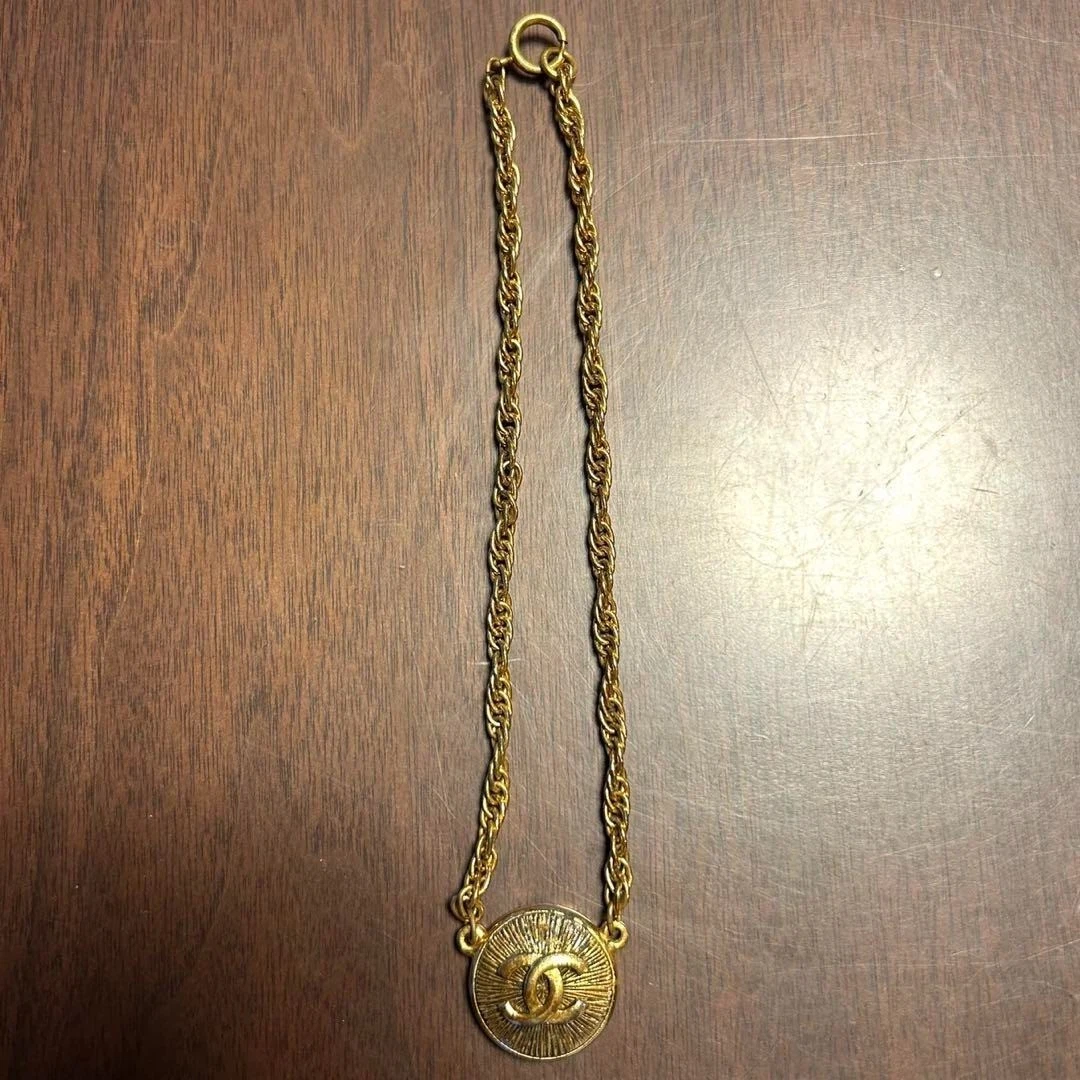 Collana girocollo CHANEL vintage tono oro dichiarazione gioiello usata