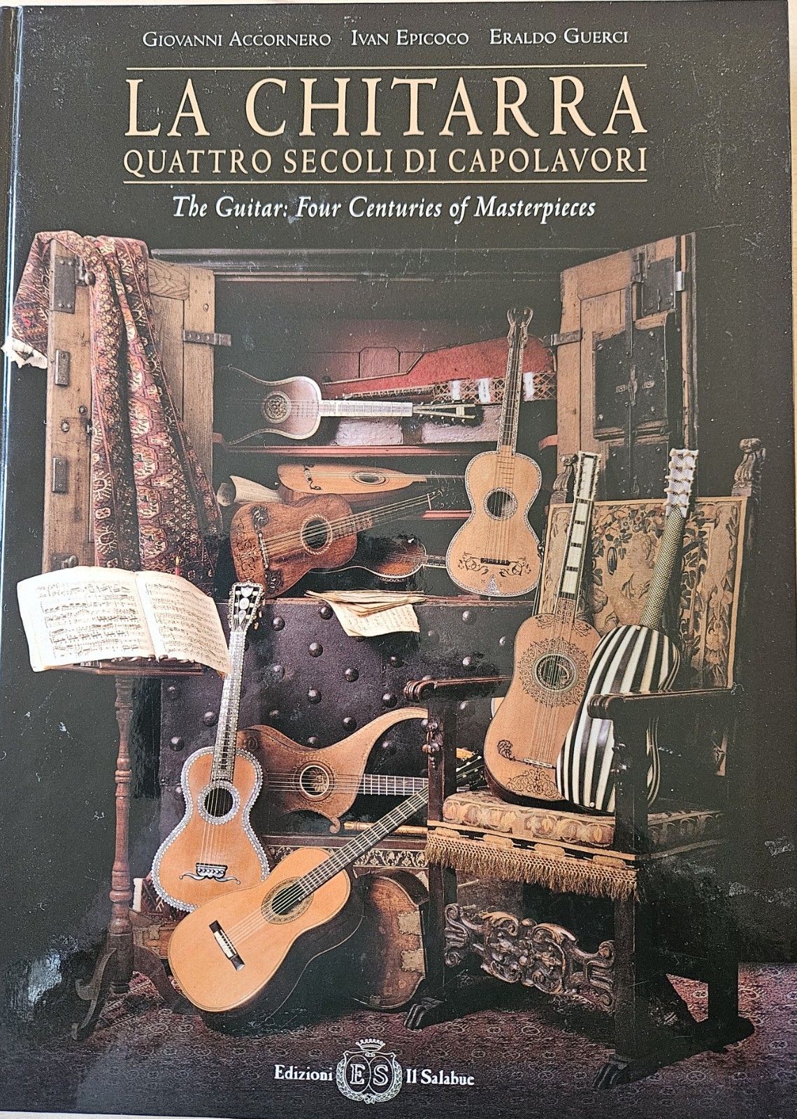 The Guitar Four Centuries of Masterpieces : livre d'art sur l'histoire de la guitare de collection