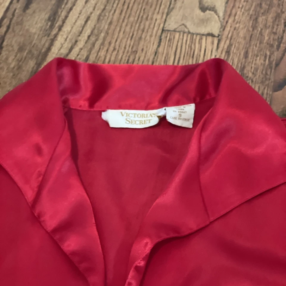 Vintage 90s Victorias Secret Sleep Shirt Women small Red Silk Gold Label Top - Image 4 of 4