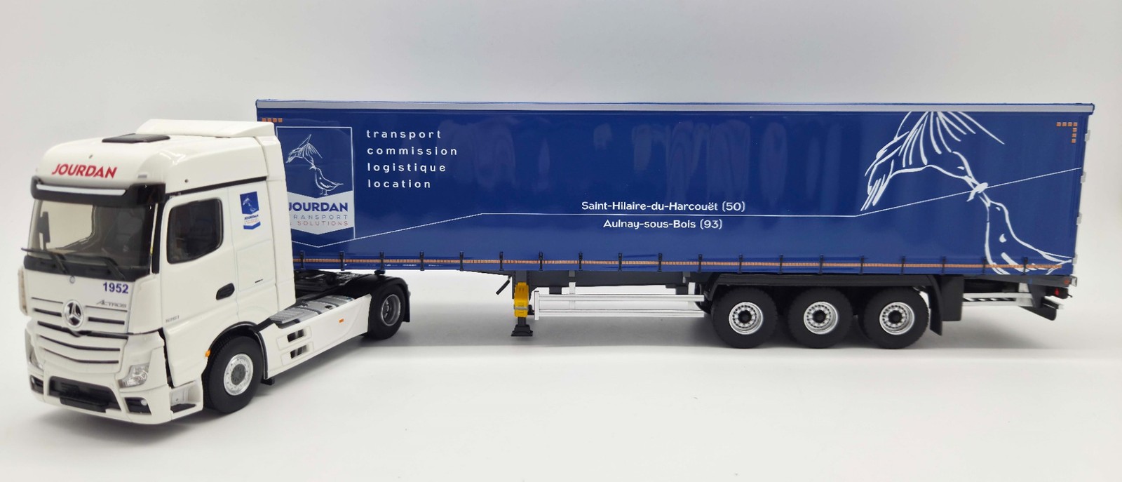 Maquette de collection Mercedes Actros 5 Eligor Jourdan en métal injecté 1/43