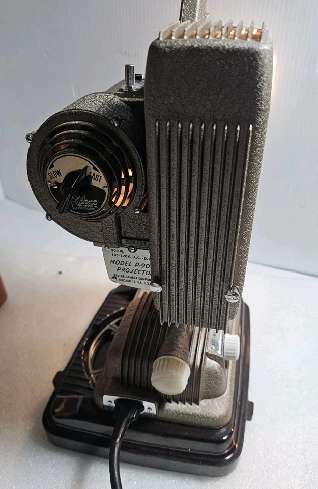 Proyector de películas Revere modelo P-90 8MM con estuche, probado en perfecto estado. Foto 4 de 4