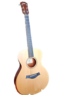 Taylor Academy 12e natural colour low action Taylor padded gig bag