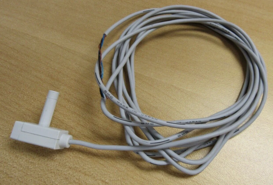 SMC PSE511-R06 12-24 VDC Vacuum Sensor -101 - 0 kPa Analog 1-5 VDC Output 6MM - Image 3 of 4