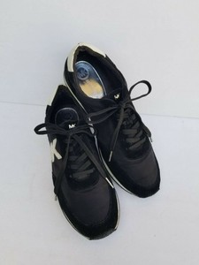 ladies black tennis shoes