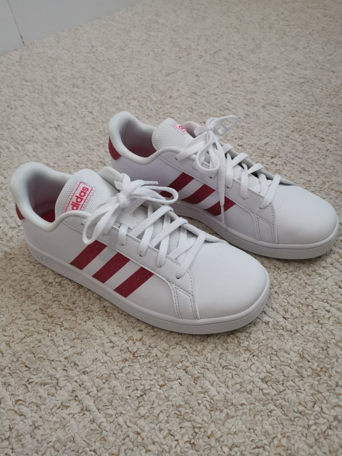Women adidas sneakers very good condition, very comfortable Women adidas sneakers very good condition, very comfortable