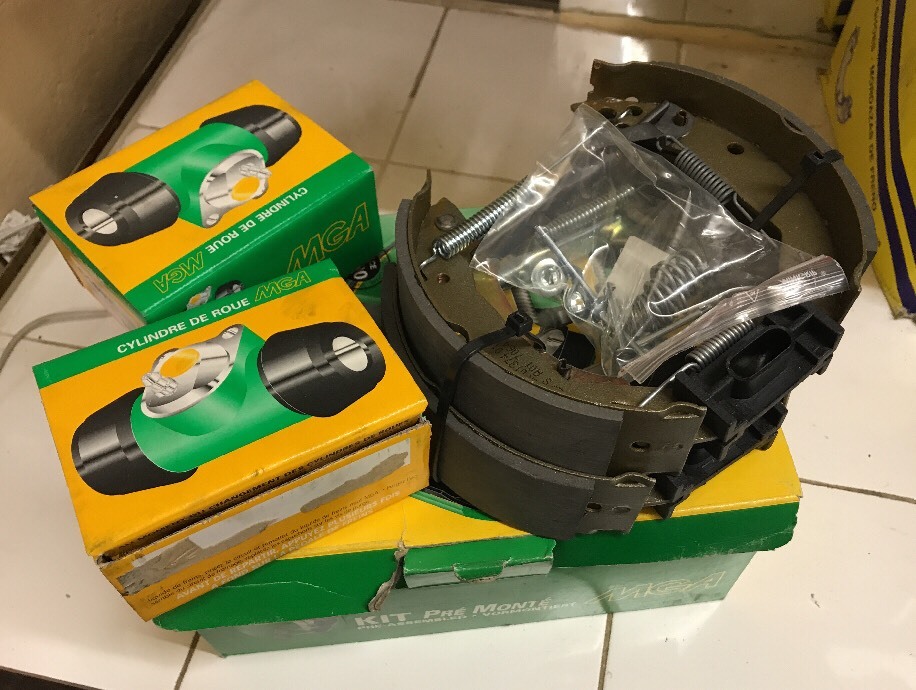 Kit freins arrière tambour Clio 1 et Super 5 MGA PM624667 garnitures N4165 neuves