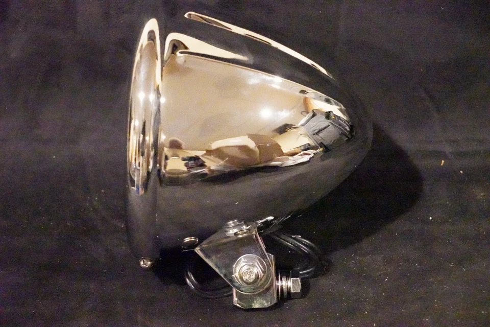 Farol personalizado cromado com nervuras 4 1/2" para Harley Dyna Sportster Chopper Bobber - Imagem 2 de 4