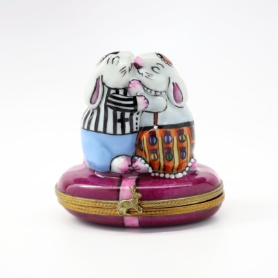 Retired Limoges, France Porcelain Hugging Bunny Rabbit Couple Trinket Box