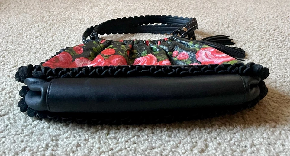 Vintage VTG Isabella Fiore Black Red Rose Floral Leather Handbag Painted Purse - Image 3 of 4