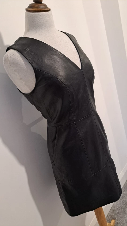 OASIS - Black 100% Genuine Leather Fitted Above the Knee V-Neck Dress - Size 14 - image 3 of 4
