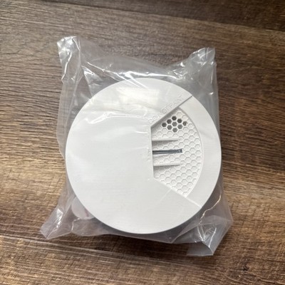NEW - SimpliSafe Smoke Detector Alarm SSSD3 White