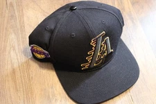 Pro Standard Los Angeles Lakers Team Logo SnapBack Hat Black/30% wool