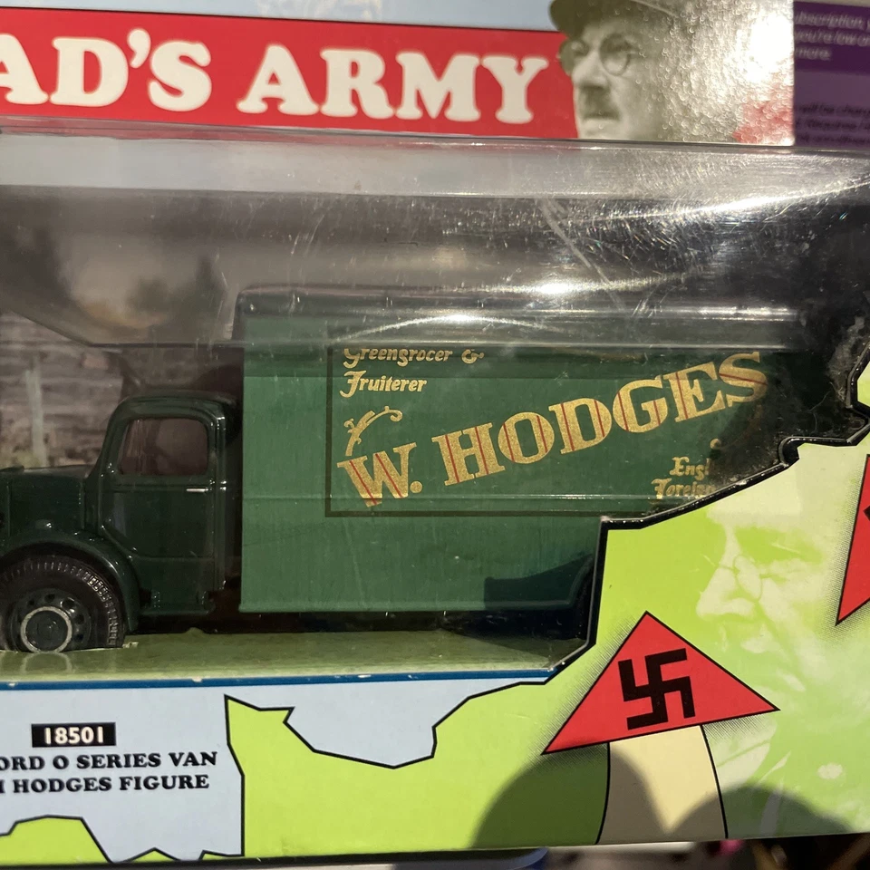 Corgi Diecast 18501 - Bedford O Series Van With Hodges Figure - Dad's Army - Image 2 of 4