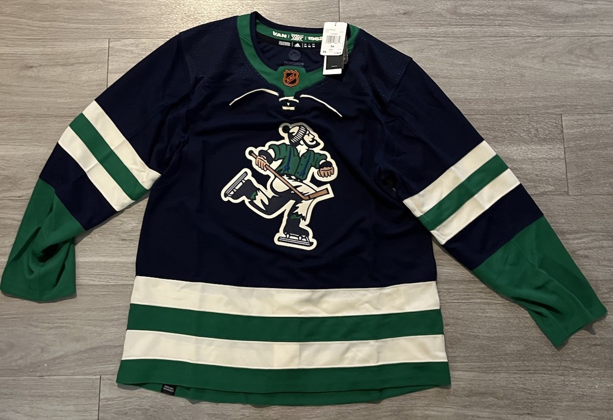 Vancouver Canucks Adidas Reverse Retro 2.0 Authentic NHL Jersey Size 54