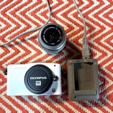OLYMPUS PEN Mini E PM1 Lens Kit