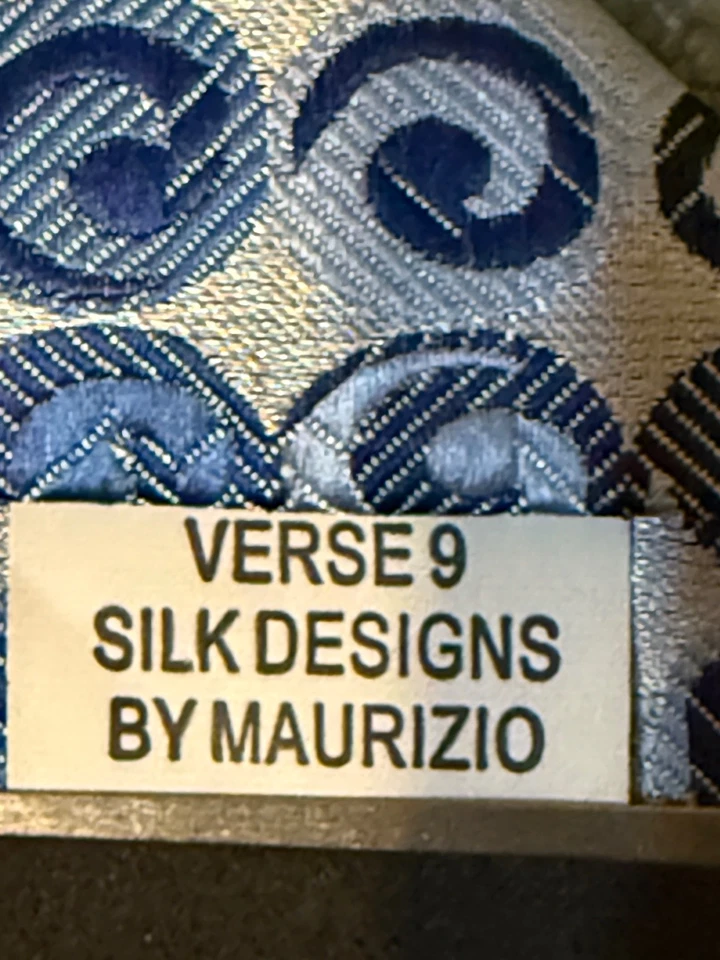 Corbata para hombre Verse 9 azul/gris/plateada remolino 100 % seda usada buen estado Foto 4 de 4