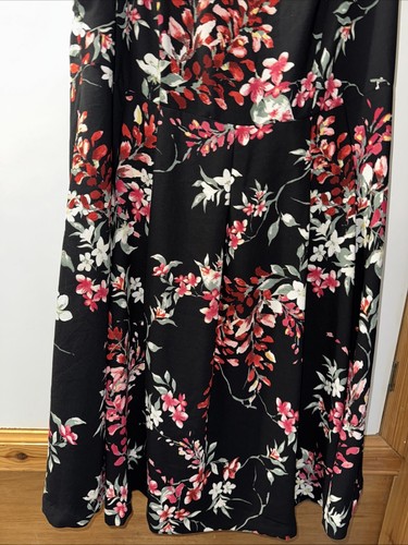 Bonmarche Dress Size 22 Black Floral Short Sleeved Pleated Zips - Picture 2 of 12
