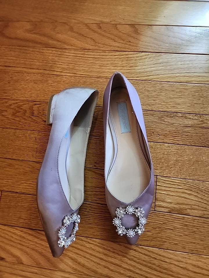 Betsy Johnson Diana Champagne Color Satin Flat Slip-On Women's Shoes Sz 7/EUC - Image 2 of 4