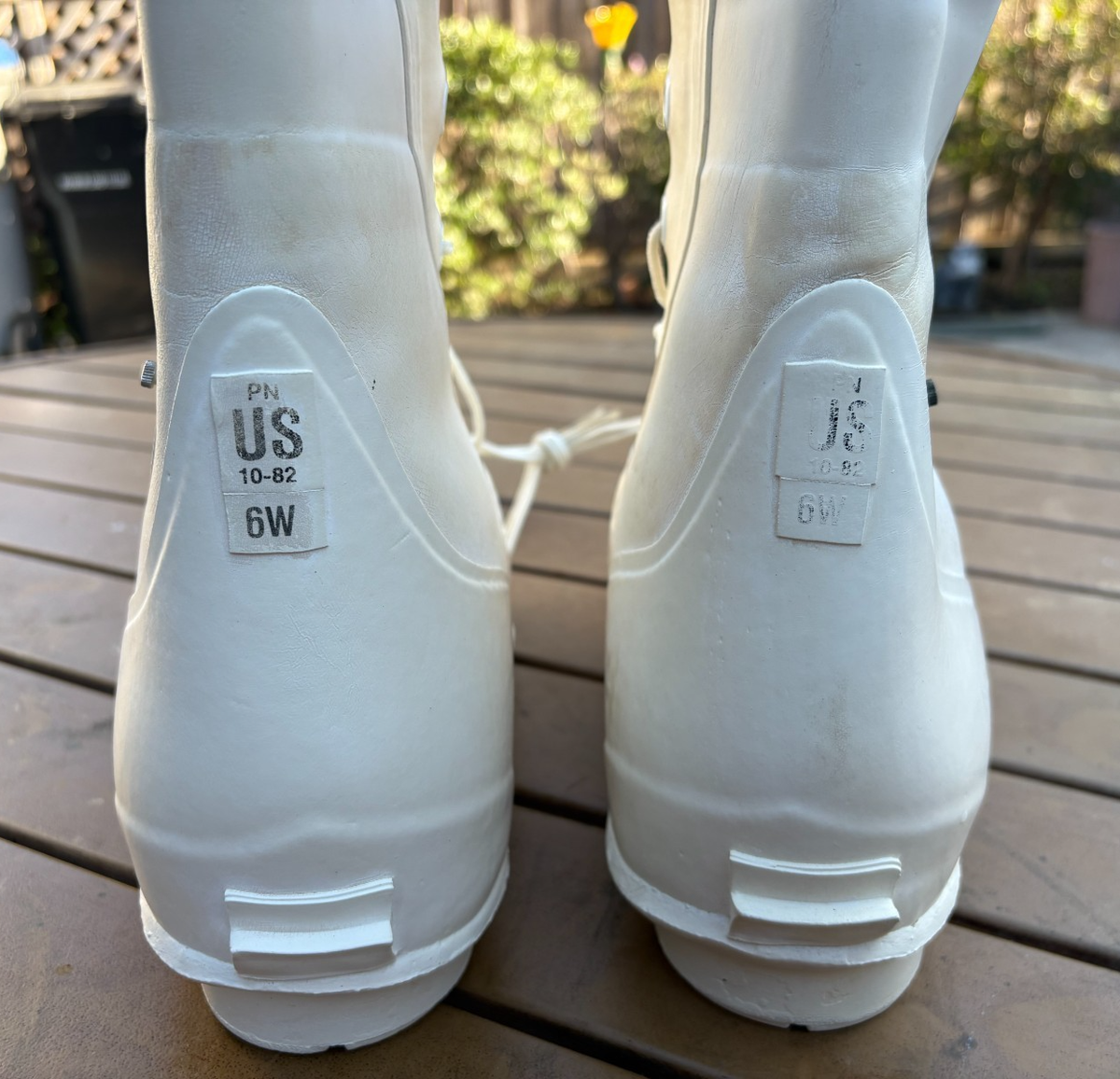 USGI MILITARY WHITE EXTREME COLD WEATHER BUNNY BOOTS MICKEY MOUSE