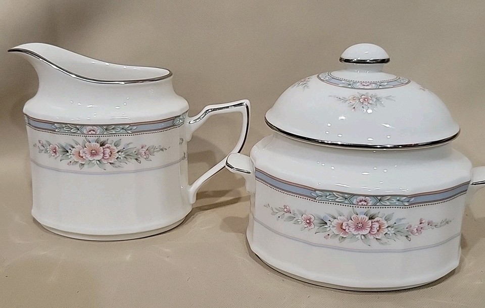 Noritake Rothschild Sugar Bowl With Cover - Ivory Porcelain, Dishwasher Safe