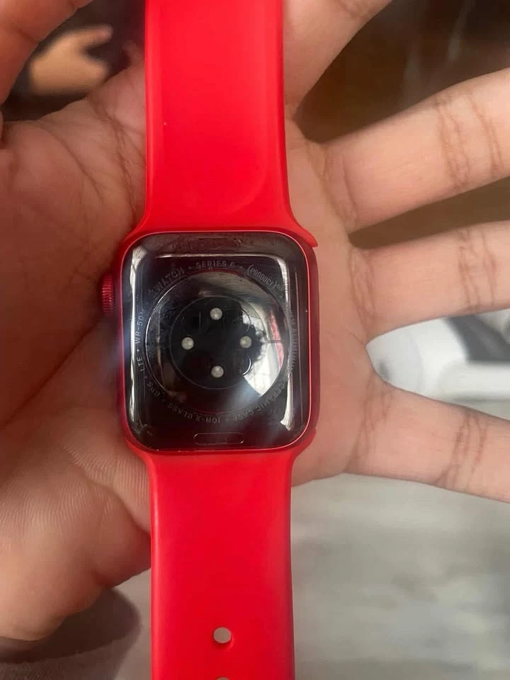 Apple Watch Series 6 GPS + LTE с 40 мм (продукт) красный алюминиевый корпус и спортивный браслет - Изображение 3 из 4