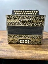 Hohner Pokerwor Model 2810 G-C 8-Bass 21-Treble Button Diatonic Accordion