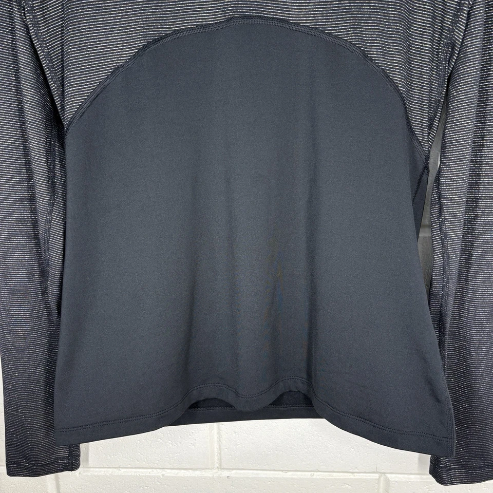 Nike Pro Warm Longsleeve Metallic Top Womens Size Medium Black Gold Fleece Lined - Image 4 of 4