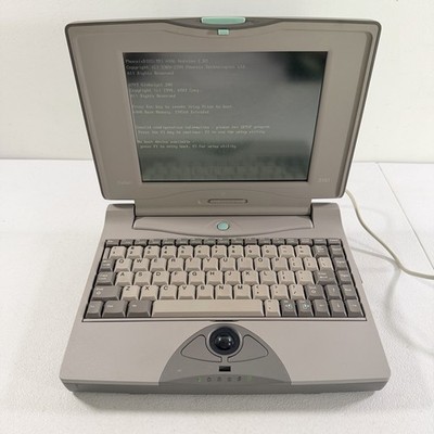 Vintage Retro AT&T Safari 3151 Laptop Computer POWERS ON NO BOOT DEVICE READ