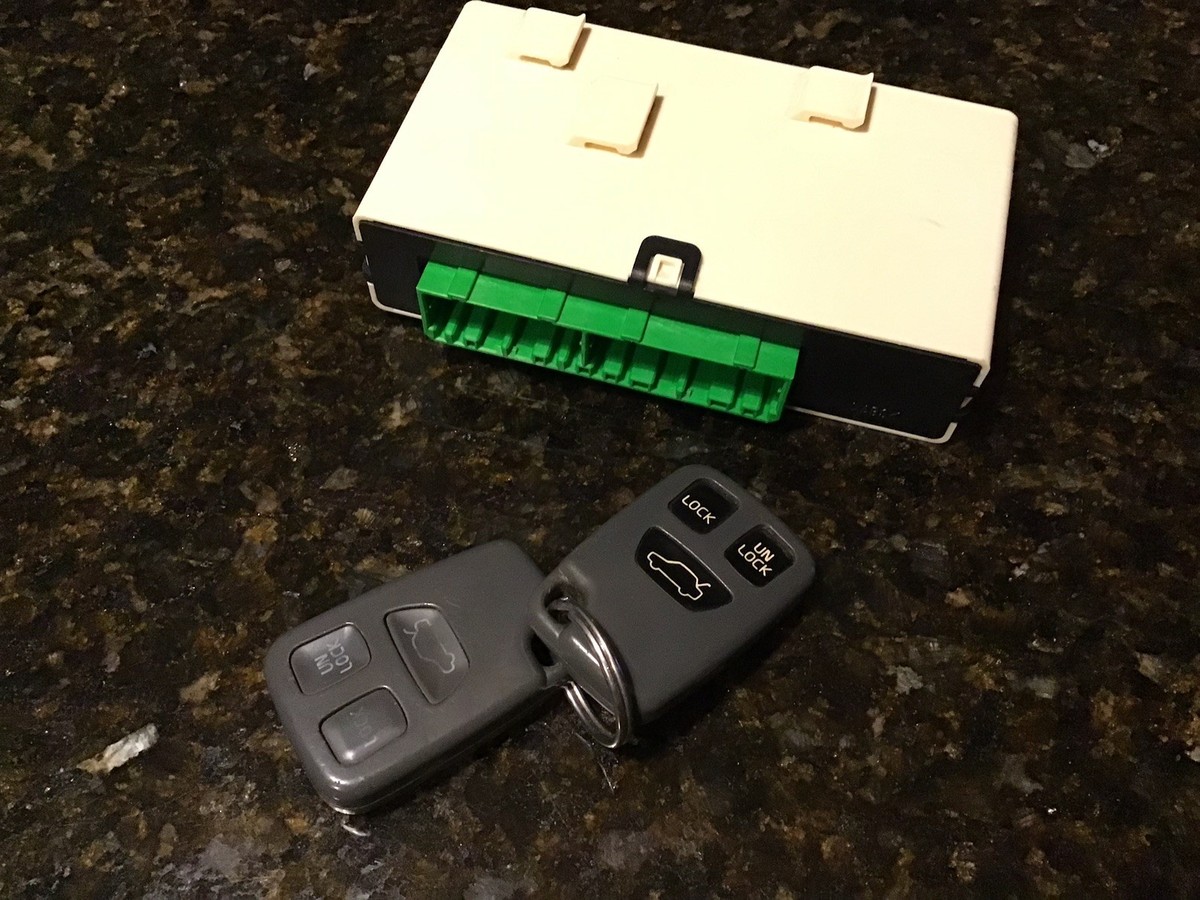 VOLVO V70 P80 MK1 RARE CENTRAL LOCKING ALARM CONTROL+ 2 MATCHED