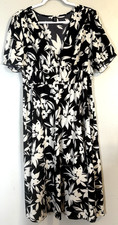 Shein Curve 1XL floral print black white short sleeve v neck light dress