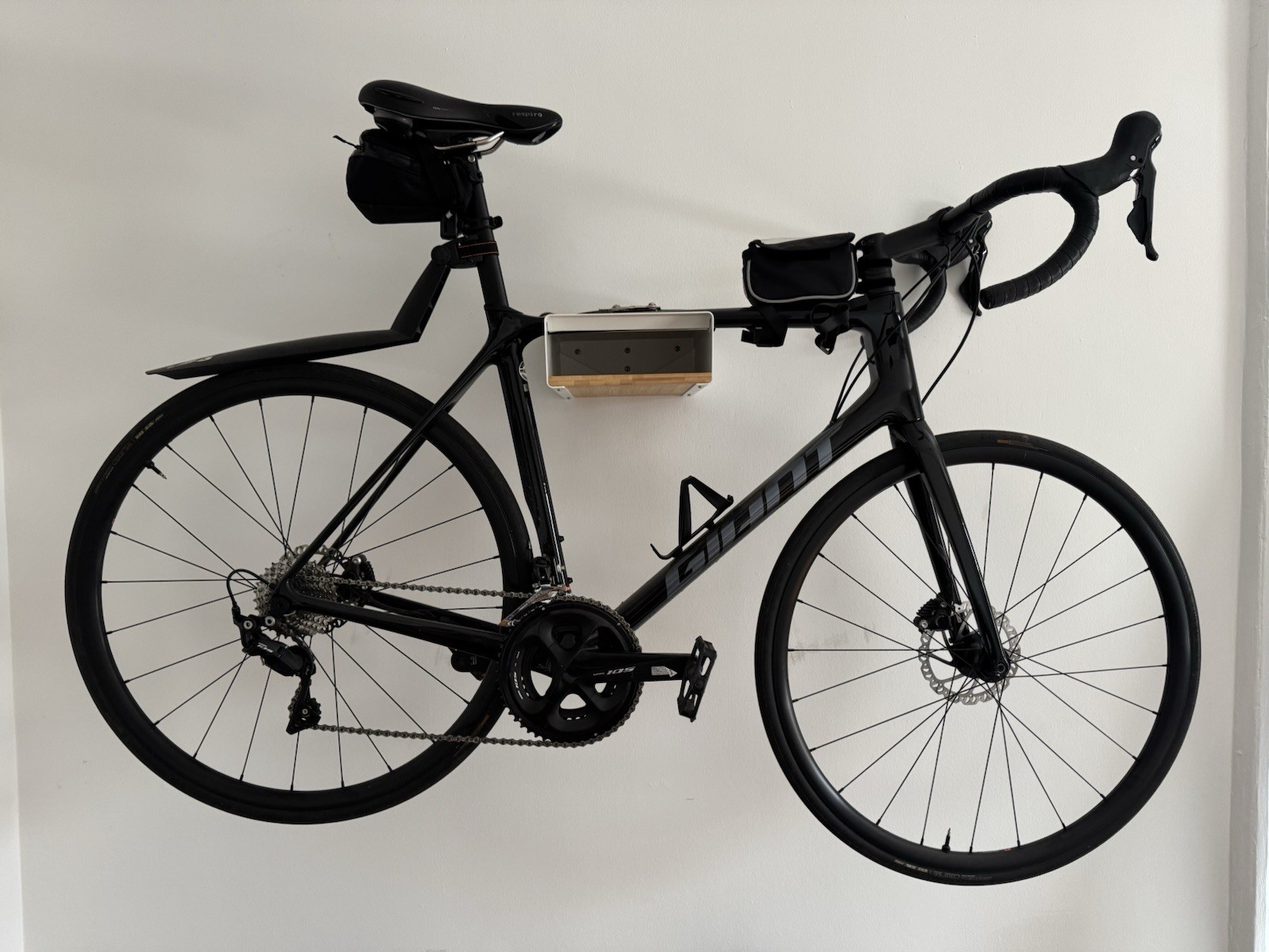 2023 Giant TCR Advanced 2 Disc Pro (Large) Excellent Condition