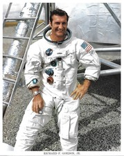 APOLLO 12 ASTRONAUT RICHARD GORDON SIGNED NASA COLOR 8X10 WSS LITHOGRAPH