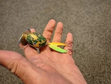 Wooden Jitter Frog Lure In Wooden Box