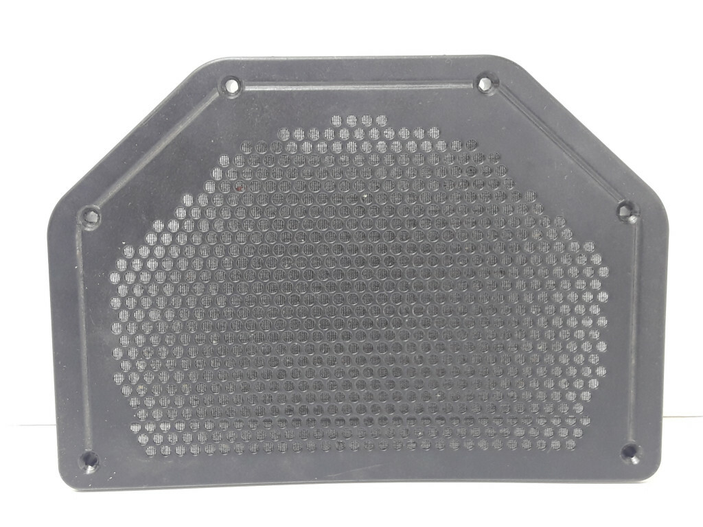 BMW 1 E87 2005 Cover 6925328 GUST20091