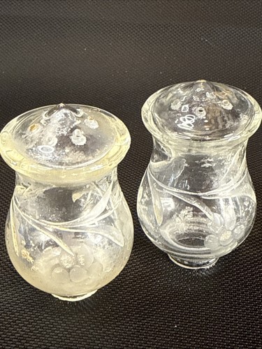 QUAKER SILVER CO. ETCHED HURRICANE GLASS SALT PEPPER SHAKER Tops Only! - Picture 2 of 10