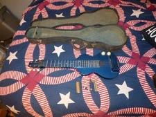 VINTAGE BAKELITE 1940'S RICKENBACKER LAP STEEL W/ CASE, PICKS, SLIDES WORKS