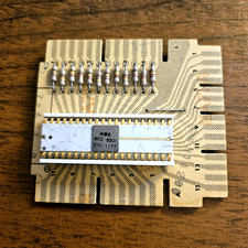 VINTAGE MOS MCC 5501 Rare WHITE CERAMIC chip GOLD legs WITH MOUNT