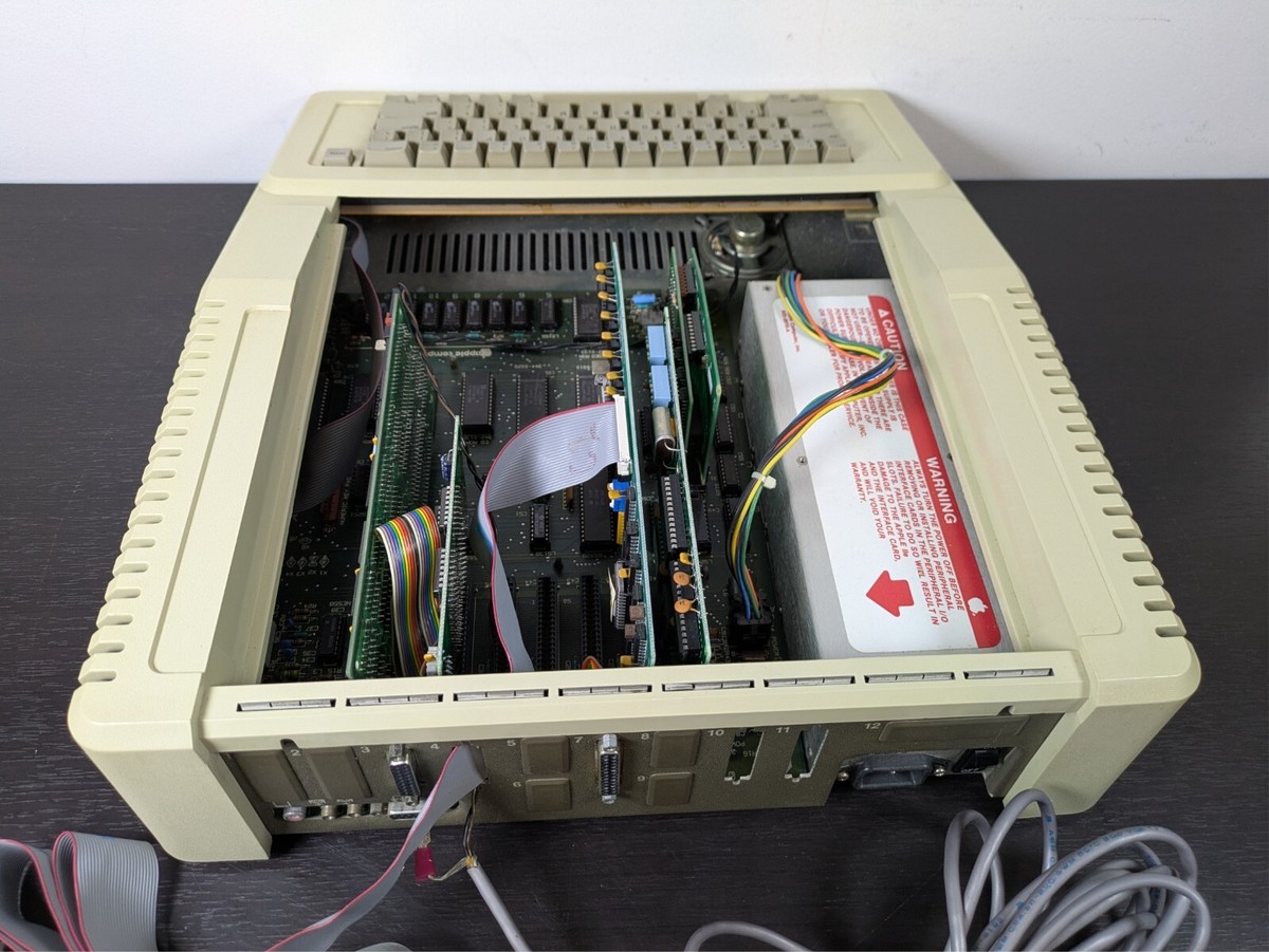 Vintage Apple lle Computer w/ Grappler+ Orange Micro 10982 A2S2064